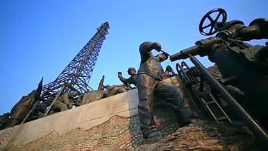 石油工人形象雕塑视频的预览图